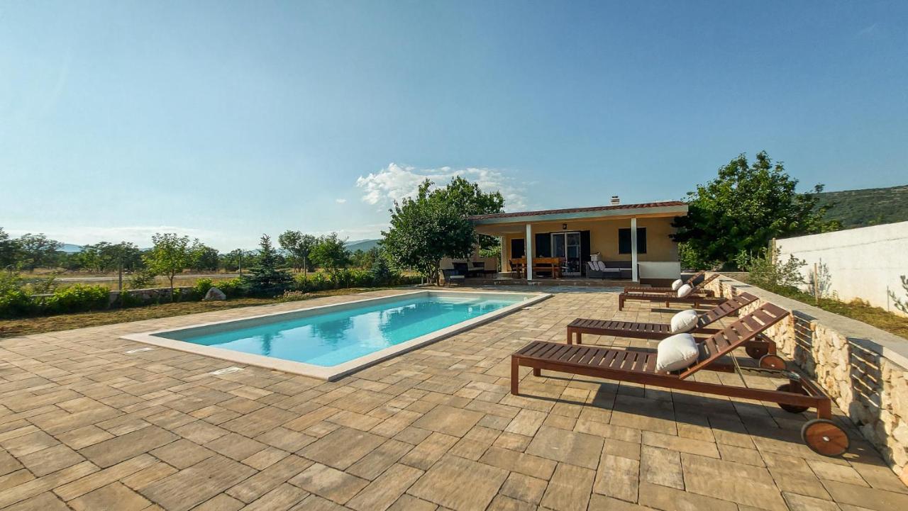 Villa Legacy Krusvar Экстерьер фото