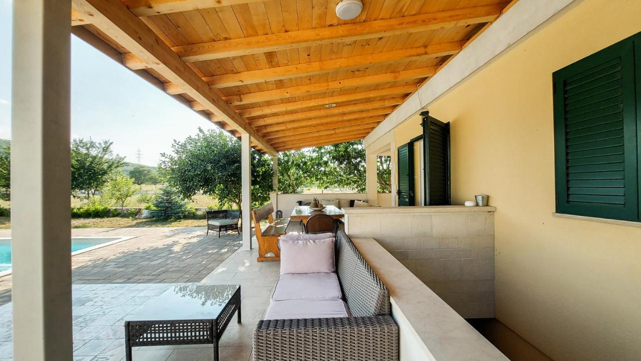 Villa Legacy Krusvar Экстерьер фото