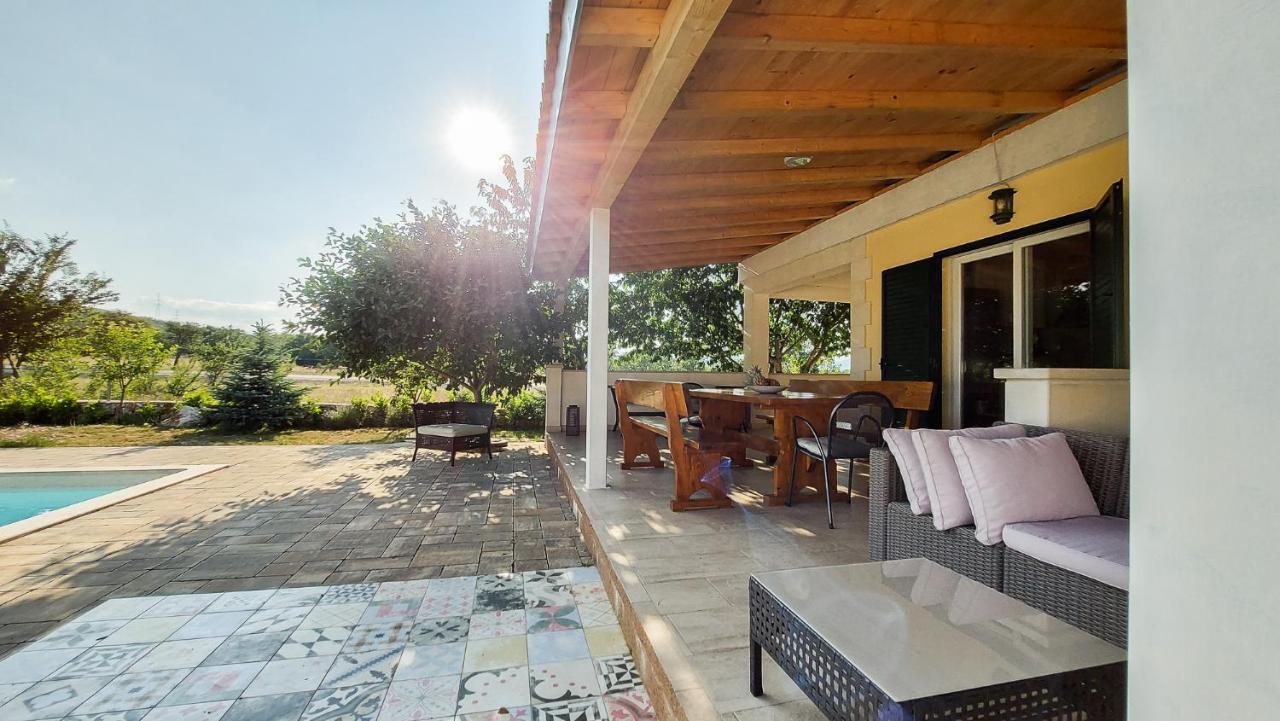 Villa Legacy Krusvar Экстерьер фото