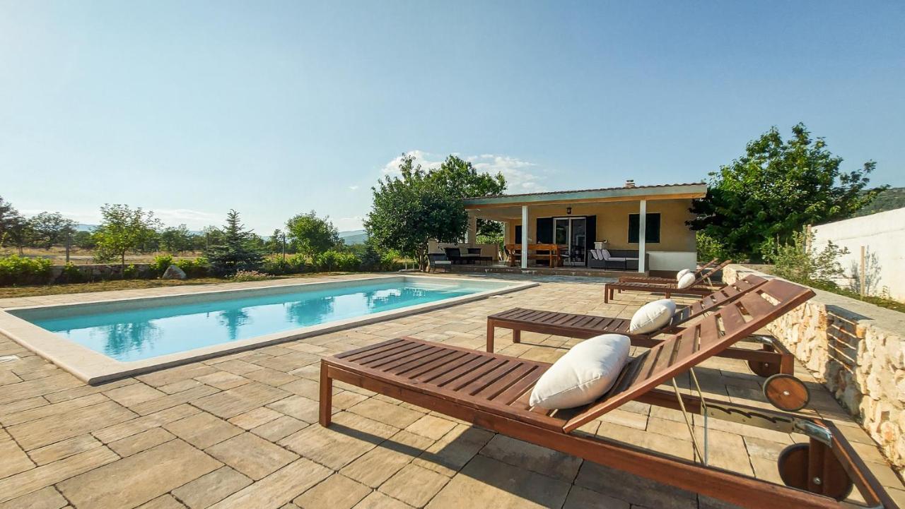 Villa Legacy Krusvar Экстерьер фото